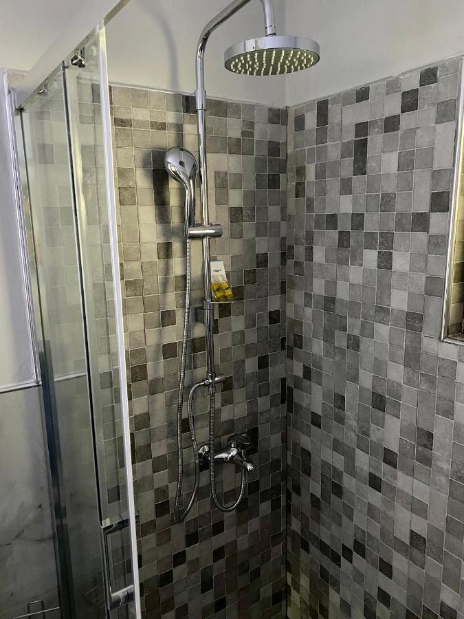 Lucas Apartment 2 ティラナ エクステリア 写真